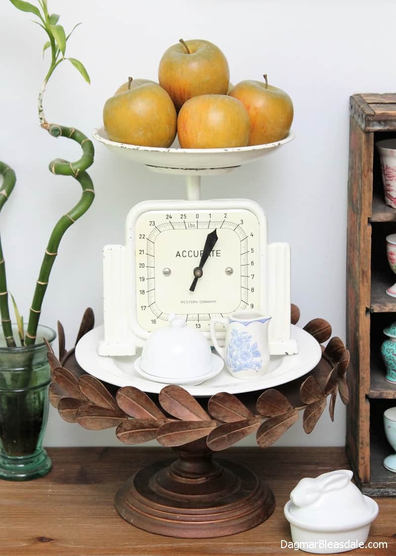 Easy Farmhouse Decor Ideas Rustic Metal Cake Stand   IMG 0265 